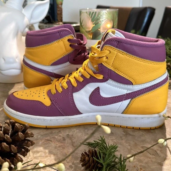 Nike Air Jordan 1 High “Brotherhood” - Picture 7 of 17